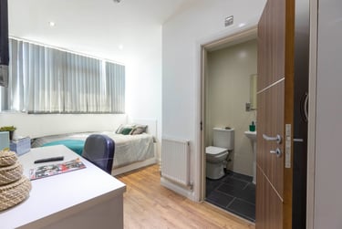 1 bed studio, Charles Street, Highfields, Leicester, LE11LB - Image 2