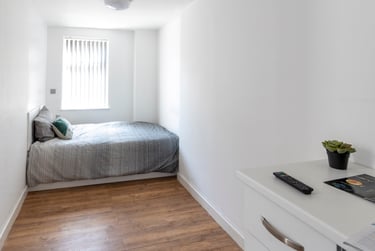 2 bed flat, Wilberforce Road, City Centre, Leicester, LE30GU - Image 1