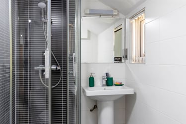 1 bed studio, De Montfort Street, Highfields, Leicester, LE17GD - Image 2