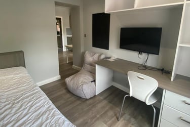 1 bed studio, De Montfort Street, Highfields, Leicester, LE17GT - Image 11