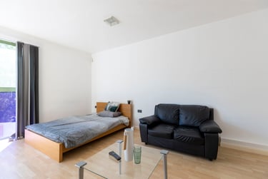 1 bed studio, Western Boulevard, City Centre, Leicester, LE27HN - Image 3