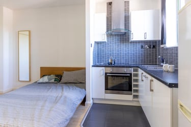 1 bed studio, Western Boulevard, City Centre, Leicester, LE27HN - Image 3