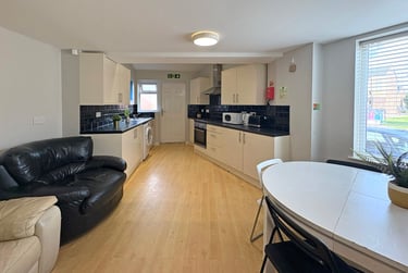 6 bed house, Hall Lane, Low Hill, Liverpool, L78TF - Image 8