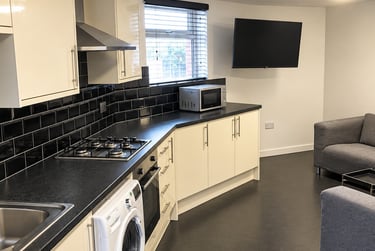 5 bed house, Hall Lane, Low Hill, Liverpool, L78TE - Image 1