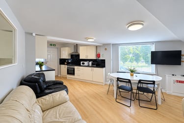 6 bed house, Hall Lane, Low Hill, Liverpool, L78TF - Image 1