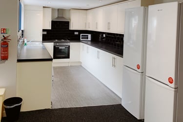 6 bed house, Hall Lane, Low Hill, Liverpool, L78TE - Image 2