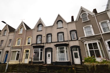 5 bed house, Bryn Y Mor Crescent, Brynmill, Swansea, SA14QH - Image 2