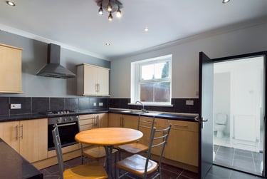 4 bed house, Waterloo Place, Brynmill, Swansea, SA20DE - Image 5