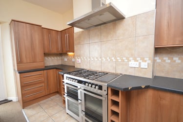 6 bed house, Trafalgar Place, Brynmill, Swansea, SA20BU - Image 3