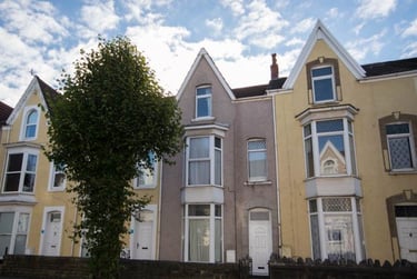 7 bed house, Gwydr Crescent, Uplands, Swansea, SA20AB - Image 1