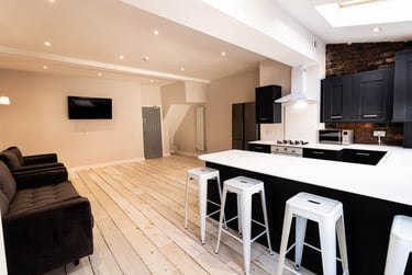 5 bed house, Gainsborough Road, Wavertree, Liverpool, L153HX - Image 1