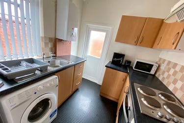3 bed house, Cromwell rd, Near university, Salford, M66DE - Image 4