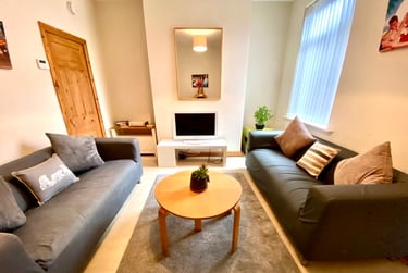 3 bed house, Cromwell rd, Near university, Salford, M66DE - Image 3