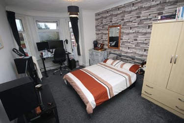 5 bed house, Henville road, Charminster, Bournemouth, BH88PE - Image 1