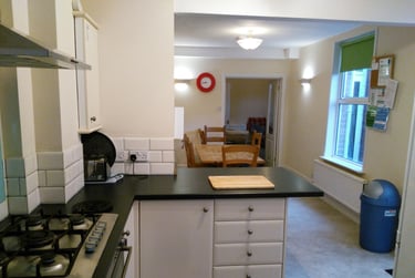 6 bed house, Magdalen Road, St Leonards, Exeter, EX24TF - Image 3