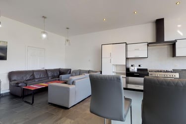 6 bed house, College Avenue, Mutley, Plymouth, PL47AN - Image 2