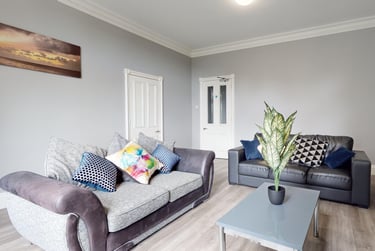 4 bed flat, Greenbank road, Greenbank, Plymouth, PL48NH - Image 2