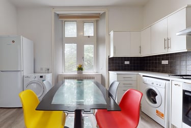 4 bed flat, Greenbank road, Greenbank, Plymouth, PL48NH - Image 5
