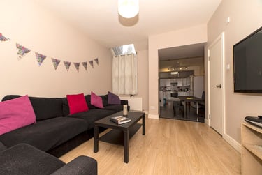 7 bed house, Fortuna Grove, Burnage, Manchester, M192BP - Image 1