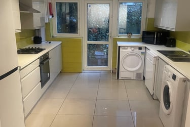 9 bed house, Ashlyn grove, Fallowfield, Manchester, M146YG - Image 4