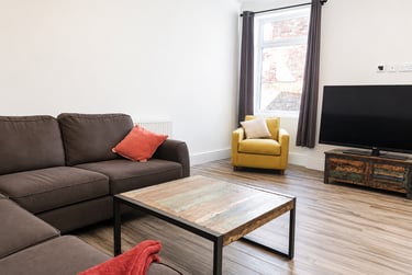 6 bed house, Cedar Grove, Fallowfield, Manchester, M146YF - Image 1