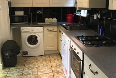 7 bed house, The Avenue, Bevendean, Brighton, BN24FA - Image 3