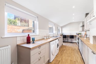 6 bed house, Tennyson Street, West End, Lincoln, LN11LZ - Image 1