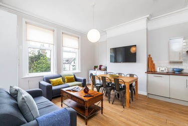 6 bed flat, Cardigan Road, Headingley, Leeds, LS63AE - Image 1