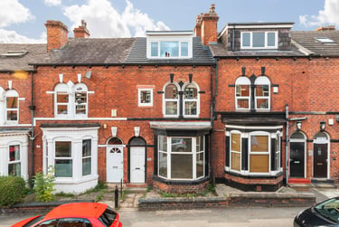 6 bed house, Norwood Road, Hyde Park, Leeds, LS61DZ - Image 1