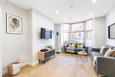 6 bed house, Norwood Road, Hyde Park, Leeds, LS61DZ - Image 2