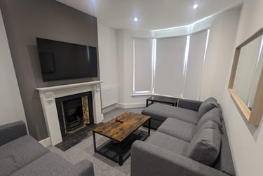 6 bed house, Hewson Road, West End, Lincoln, LN11RX - Image 1