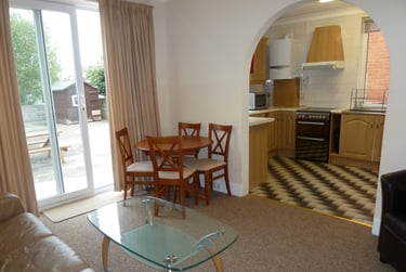 5 bed house, Redbreast Road North, Winton, Bournemouth, BH93JF - Image 4