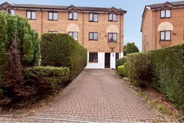 6 bed house, Smithson Close, Talbot village, Bournemouth, BH125EY - Image 1