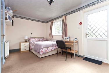6 bed house, Smithson Close, Talbot village, Bournemouth, BH125EY - Image 5