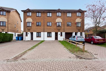 6 bed house, Smithson Close, Talbot village, Bournemouth, BH125EY - Image 1