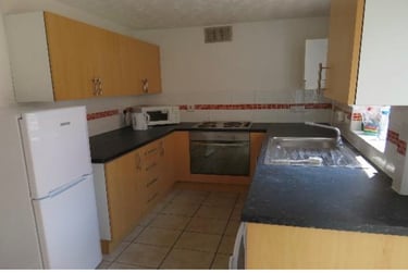 3 bed house, Alcombe Road, Near university, Northampton, NN13LF - Image 2
