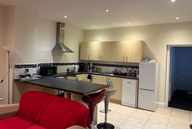 5 bed house, Hervey Street, Abington, Northampton, NN13QL - Image 2