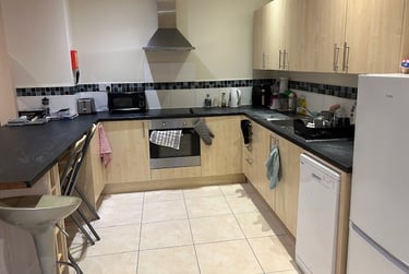 5 bed house, Hervey Street, Abington, Northampton, NN13QL - Image 3