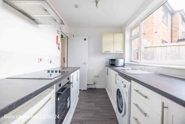 9 bed house, Eastfield Crescent, Hull Road, York, YO105JB - Image 4