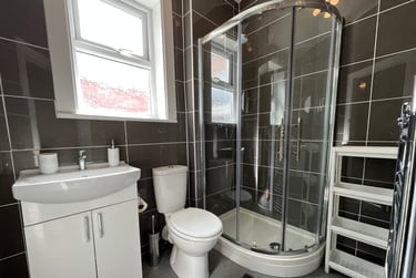 4 bed house, Southampton Road, Far cotton, Northampton, NN48DZ - Image 2