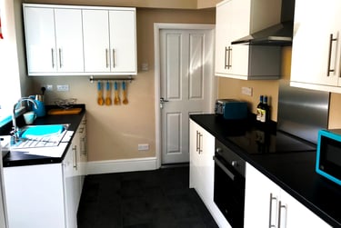 4 bed house, Florence Road, Abington, Northampton, NN14NA - Image 2