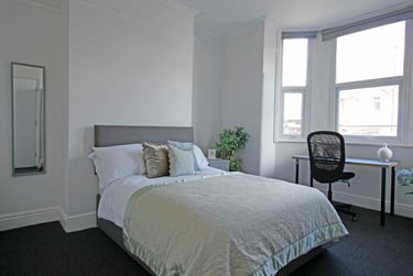 5 bed house, High Road, Swaythling, Southampton, SO162JE - Image 2