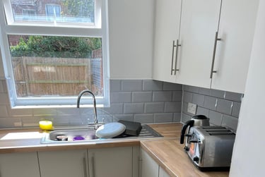 5 bed house, Euston Road, Far Cotton, Northampton, NN48DT - Image 2