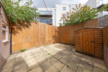 2 bed flat, Portree Street, Blair Street, London, E140HT - Image 9