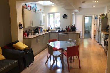 8 bed house, Raddlebarn Road, Selly Oak, Birmingham, B296HH - Image 1