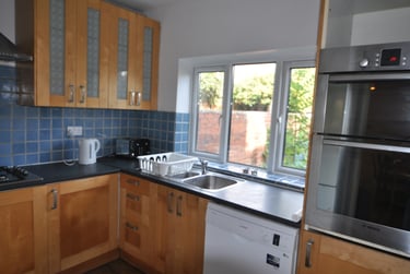 6 bed house, Park Road, Mount pleasant, Exeter, EX12HT - Image 1