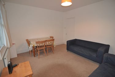 3 bed flat, Elmside, City Centre, Exeter, EX46LW - Image 3