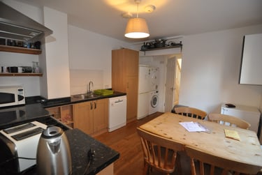 5 bed house, Polsloe Road, Mount pleasant, Exeter, EX12HL - Image 2