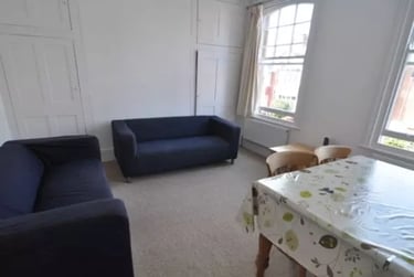3 bed flat, Elmside, City Centre, Exeter, EX46LW - Image 2