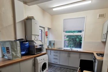 6 bed house, Derby Road, Fallowfield, Manchester, M146US - Image 1